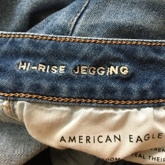 [SOLD] American Eagle Distressed Hi-Rise Jegging - Picture 4 of 6